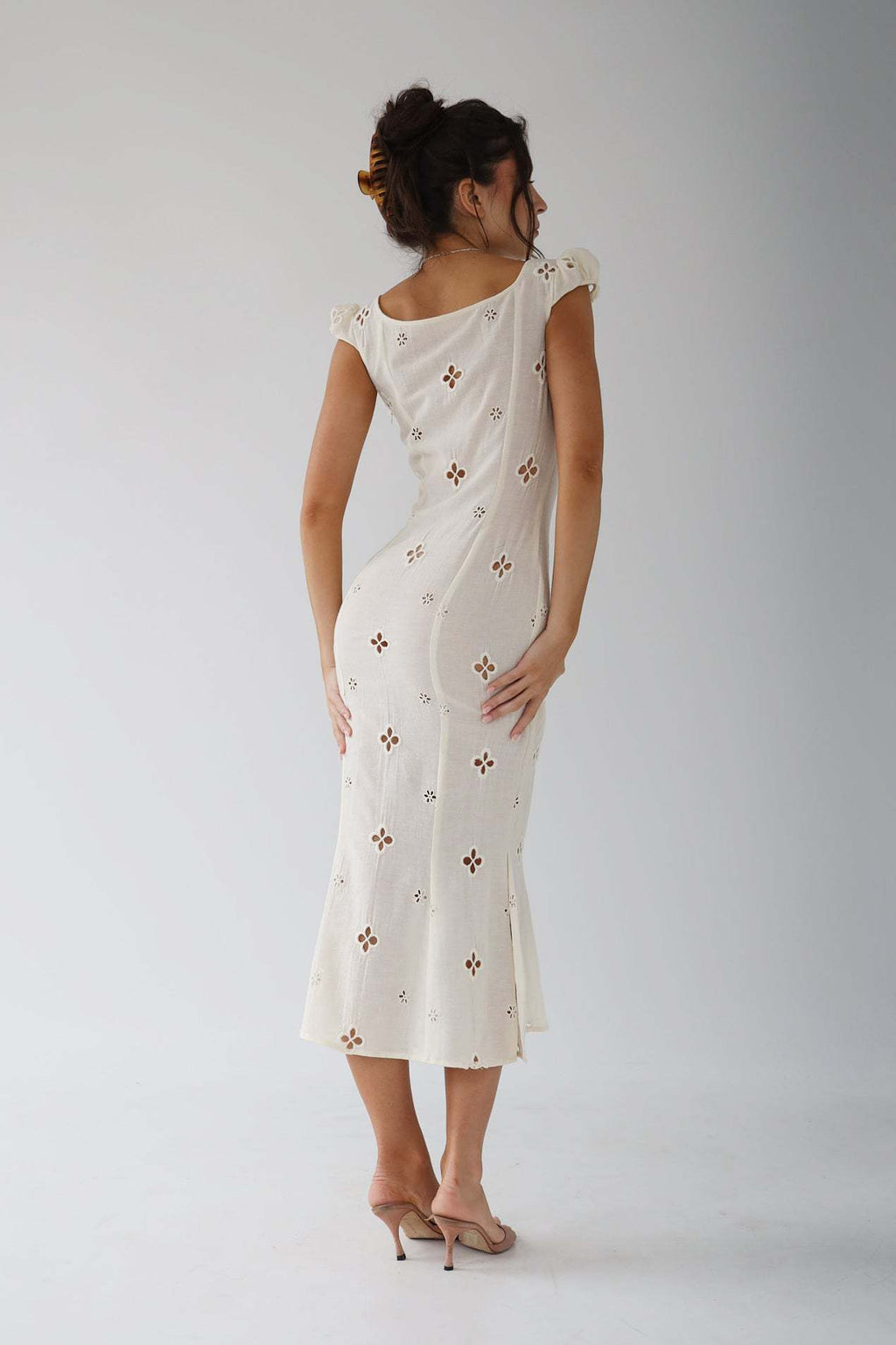 Isabella | vintage geborduurde fishtail midi jurk
