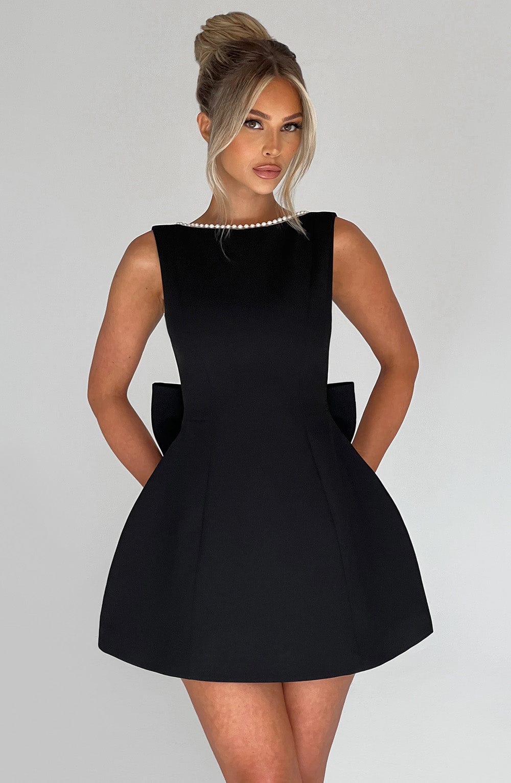 Catherine | Getailleerd mini jurk elegant bruiloft