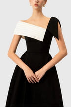 Liv | zwart-witte midi jurk één schouder elegant