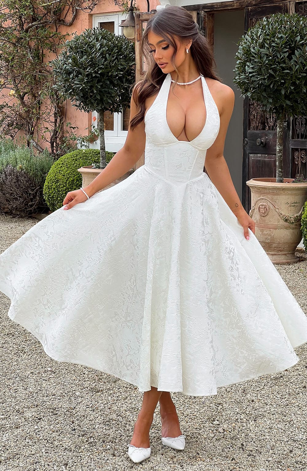 Caroline | Geborduurde midi jurk v-hals elegant mouwloos