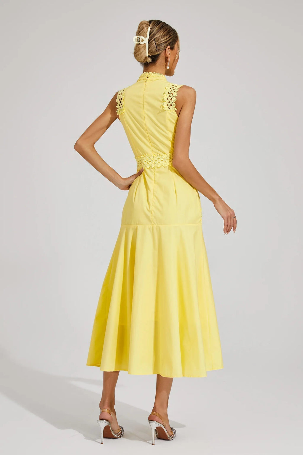 Lily | Mouwloze kant midi jurk elegant bruiloft